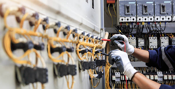 Professional Electrician technician working in Union, MS